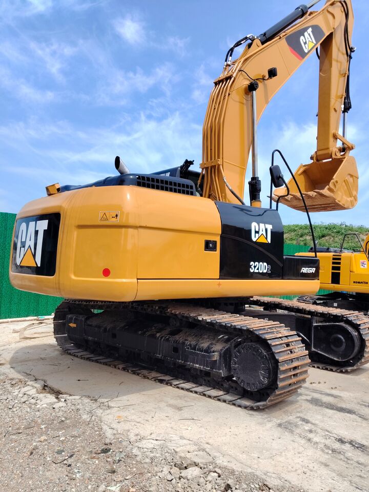 CAT 320D2L with C7.1 Engine Premium quality assured - Crawler excavator: picture 2 CAT 320D2L with C7.1 Engine Premium quality assured - Crawler excavator: picture 2