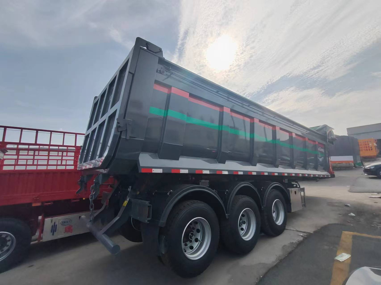 Customizable tipper semi trailers available - Tank semi-trailer: picture 3 Customizable tipper semi trailers available - Tank semi-trailer: picture 3