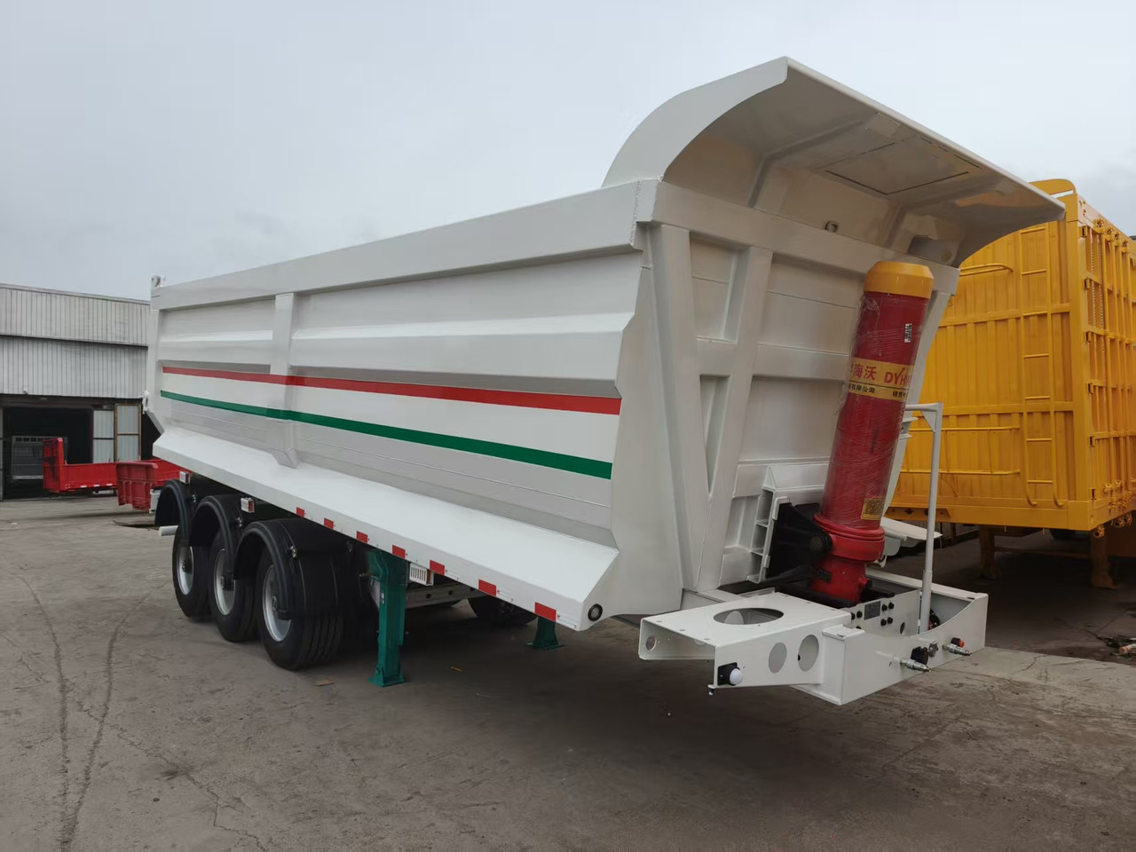 Customizable tipper semi trailers available - Tank semi-trailer: picture 2 Customizable tipper semi trailers available - Tank semi-trailer: picture 2