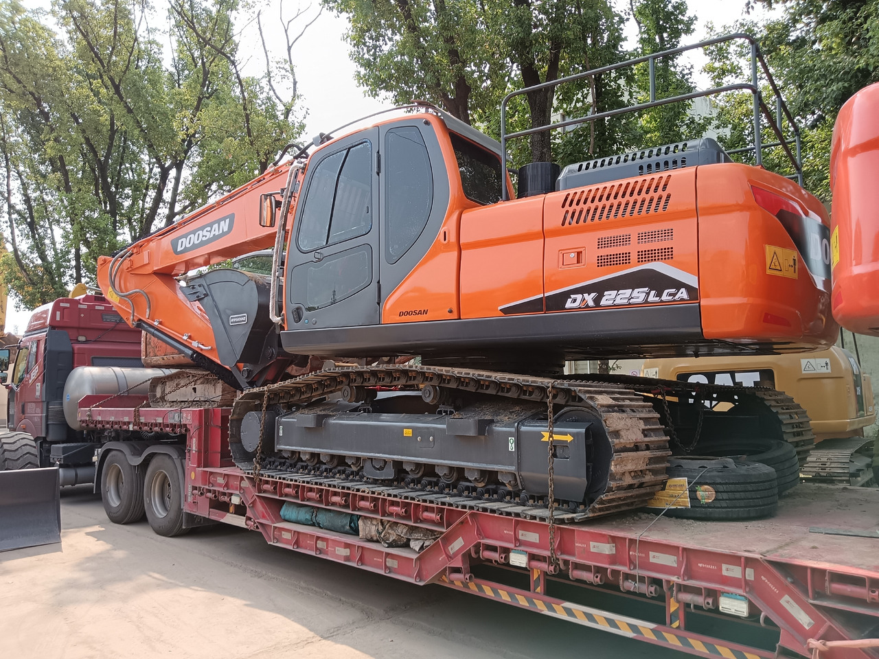 DOOSAN DX225 LCA DX 225 LC - 9C - Crawler excavator: picture 2 DOOSAN DX225 LCA DX 225 LC - 9C - Crawler excavator: picture 2
