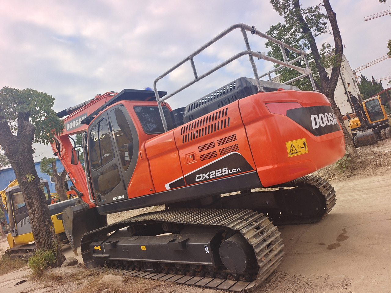 DOOSAN DX225LCA - Crawler excavator: picture 1 DOOSAN DX225LCA - Crawler excavator: picture 1