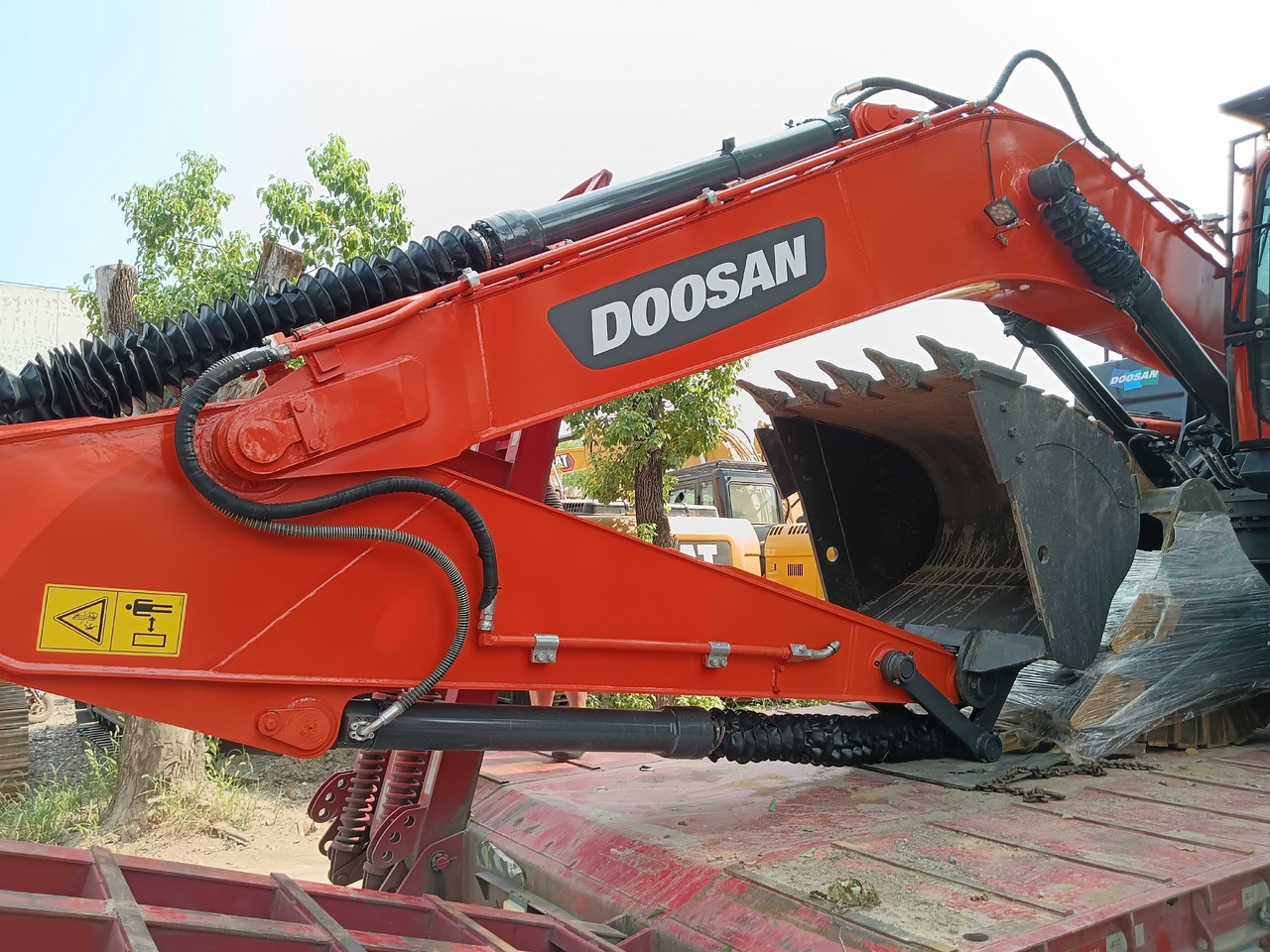 DOOSAN DX225LCA - Crawler excavator: picture 3 DOOSAN DX225LCA - Crawler excavator: picture 3