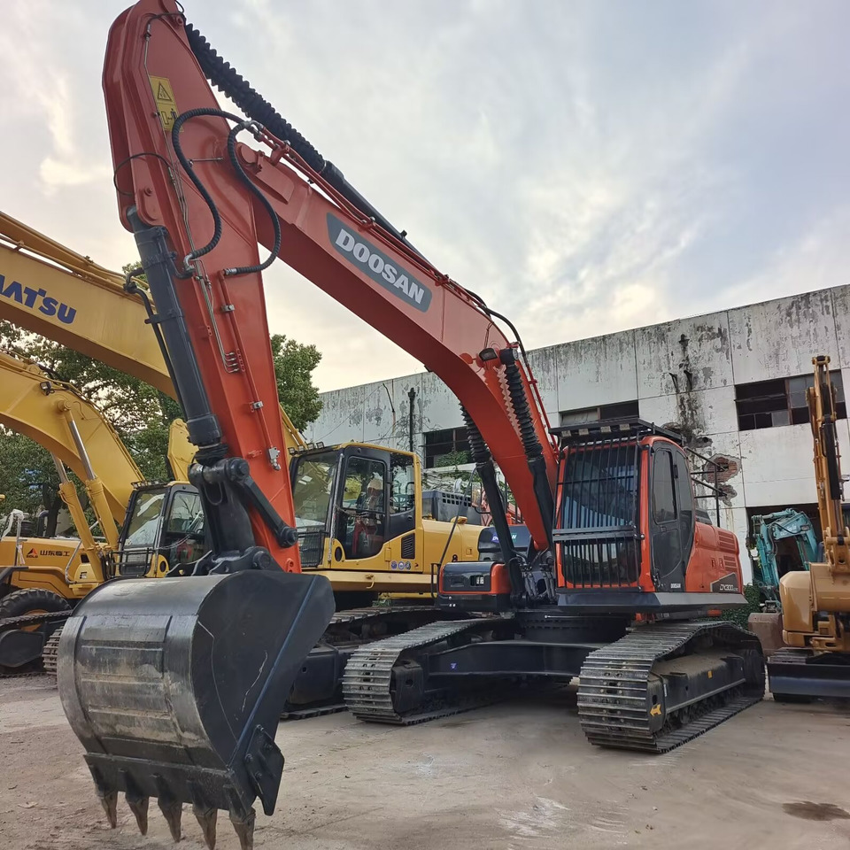 DOOSAN DX300 LC - 9C - Crawler excavator: picture 2 DOOSAN DX300 LC - 9C - Crawler excavator: picture 2