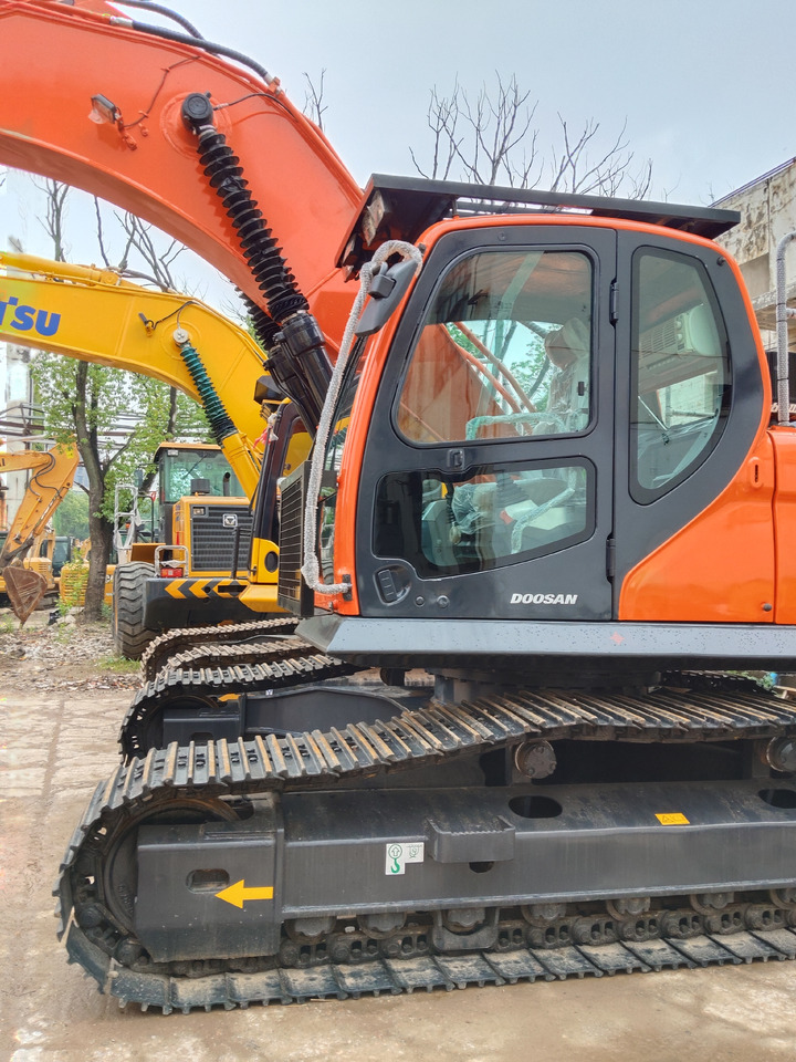 DOOSAN DX300LC-9C DX300 - Crawler excavator: picture 3 DOOSAN DX300LC-9C DX300 - Crawler excavator: picture 3