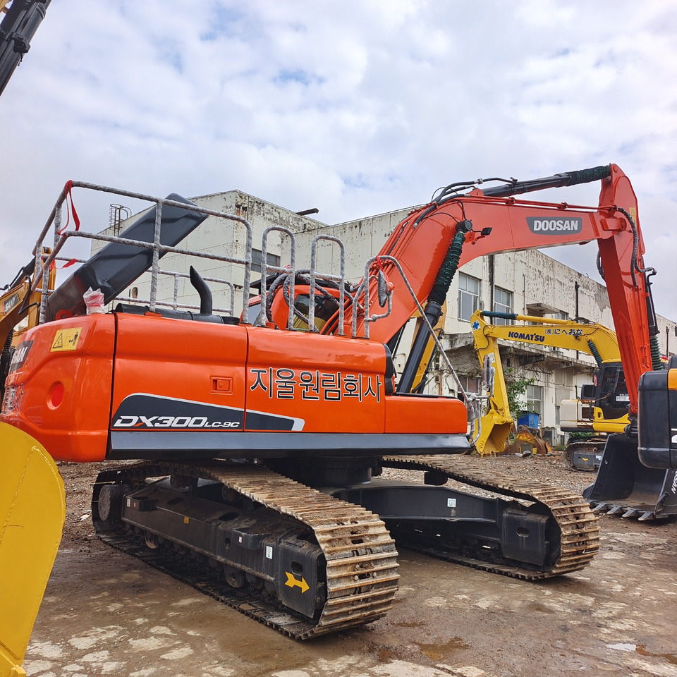 DOOSAN DX300LC-9C DX300 LCA - Crawler excavator: picture 1 DOOSAN DX300LC-9C DX300 LCA - Crawler excavator: picture 1