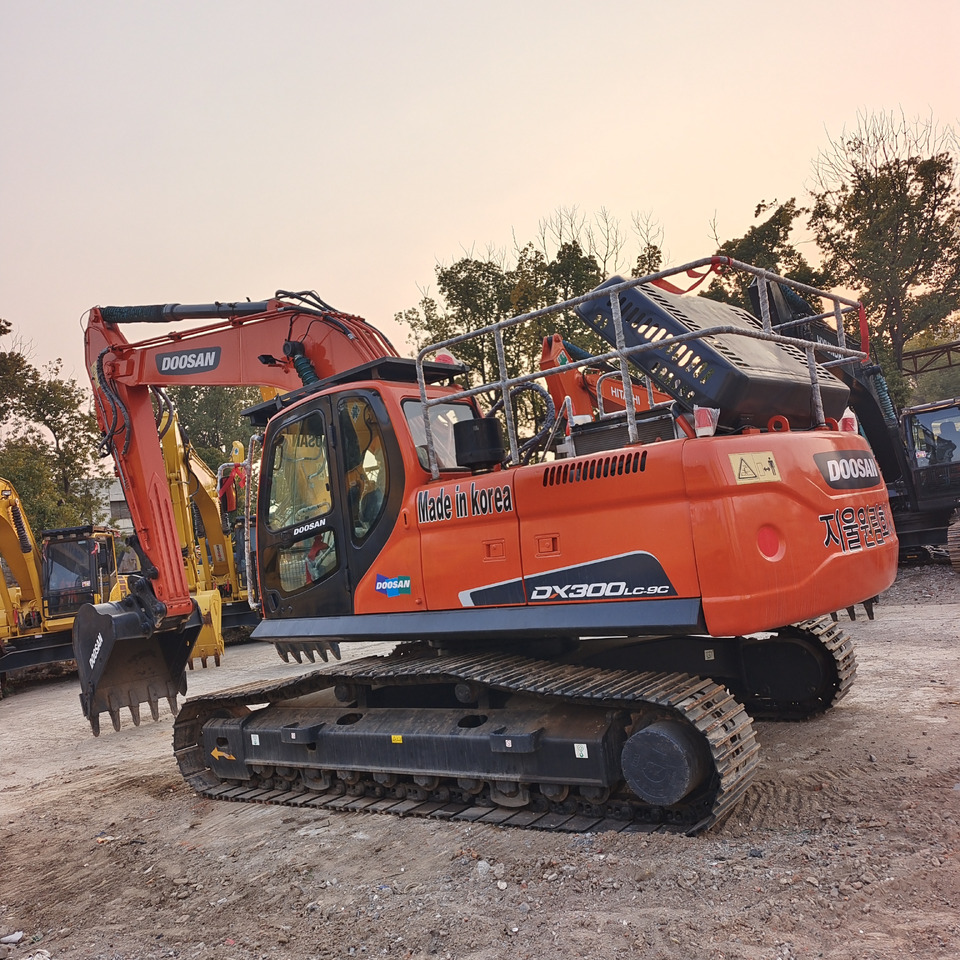 DOOSAN DX300LC-9C DX300 LCA - Crawler excavator: picture 1 DOOSAN DX300LC-9C DX300 LCA - Crawler excavator: picture 1