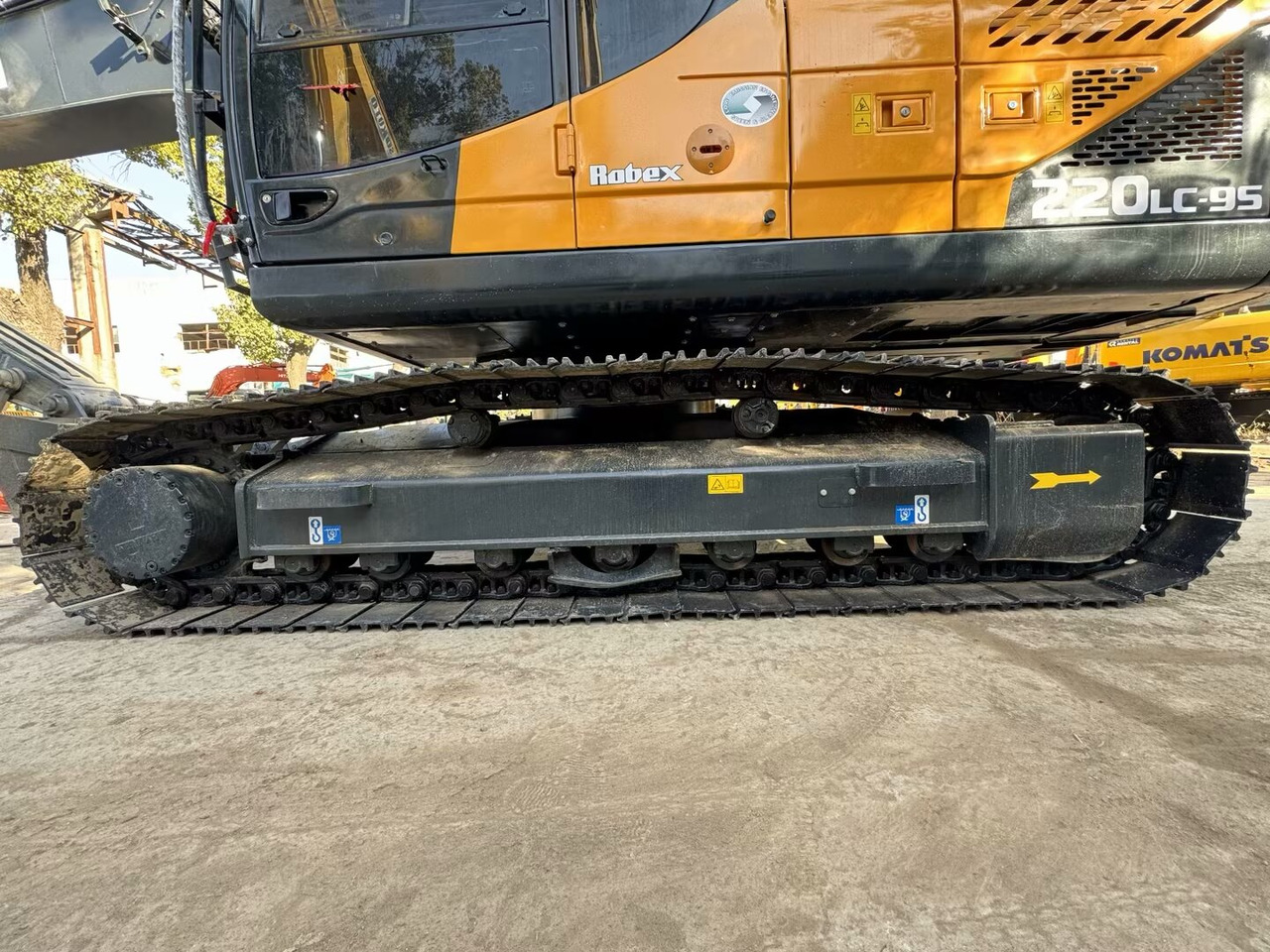 HYUNDAI 220LC - 9S 220LC-9T 305LC-9S 330LC-9S - Crawler excavator: picture 5 HYUNDAI 220LC - 9S 220LC-9T 305LC-9S 330LC-9S - Crawler excavator: picture 5