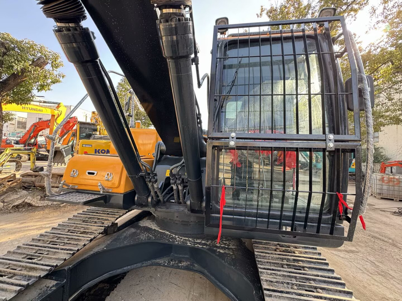 HYUNDAI 220LC - 9S 220LC-9T 305LC-9S 330LC-9S - Crawler excavator: picture 2 HYUNDAI 220LC - 9S 220LC-9T 305LC-9S 330LC-9S - Crawler excavator: picture 2