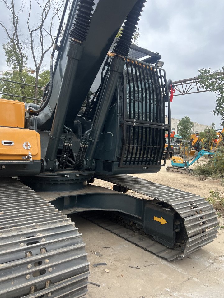 HYUNDAI HX220HD BROADEN TRACK SHOES - Crawler excavator: picture 5 HYUNDAI HX220HD BROADEN TRACK SHOES - Crawler excavator: picture 5