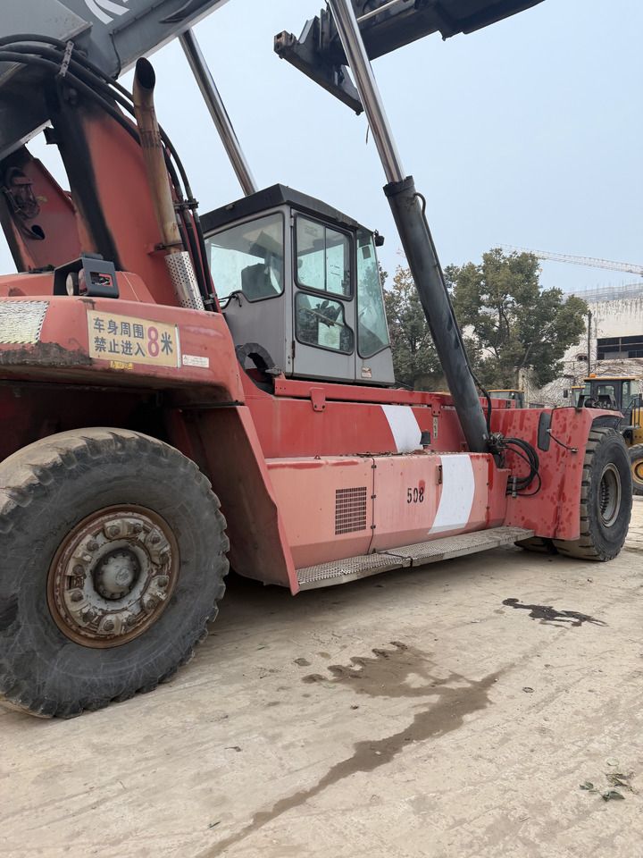KALMAR DRT450 Tier-1 China source - Reach stacker: picture 2 KALMAR DRT450 Tier-1 China source - Reach stacker: picture 2