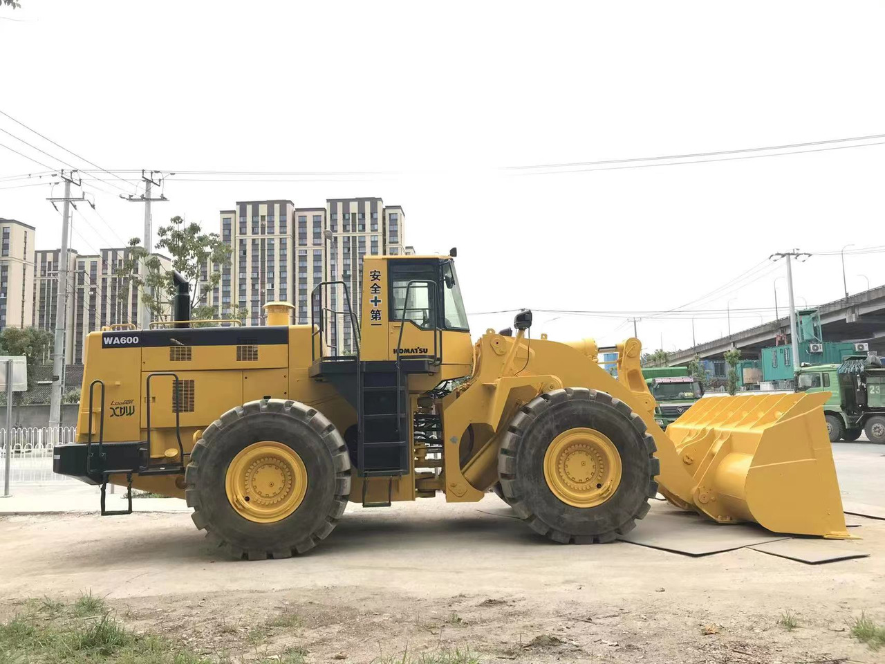 KOMATSU WA 600 - Wheel loader: picture 3 KOMATSU WA 600 - Wheel loader: picture 3