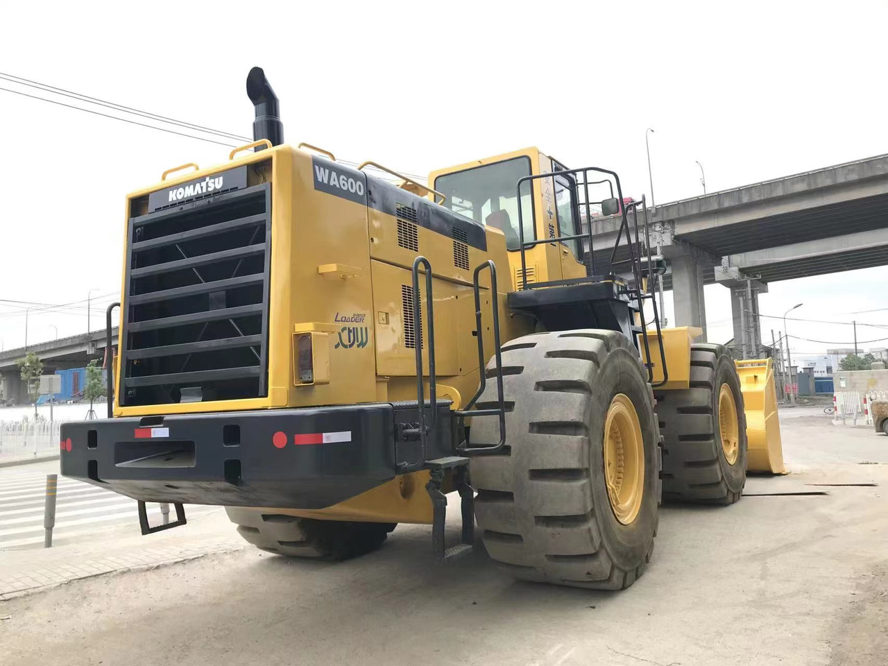 KOMATSU WA 600 - Wheel loader: picture 4 KOMATSU WA 600 - Wheel loader: picture 4