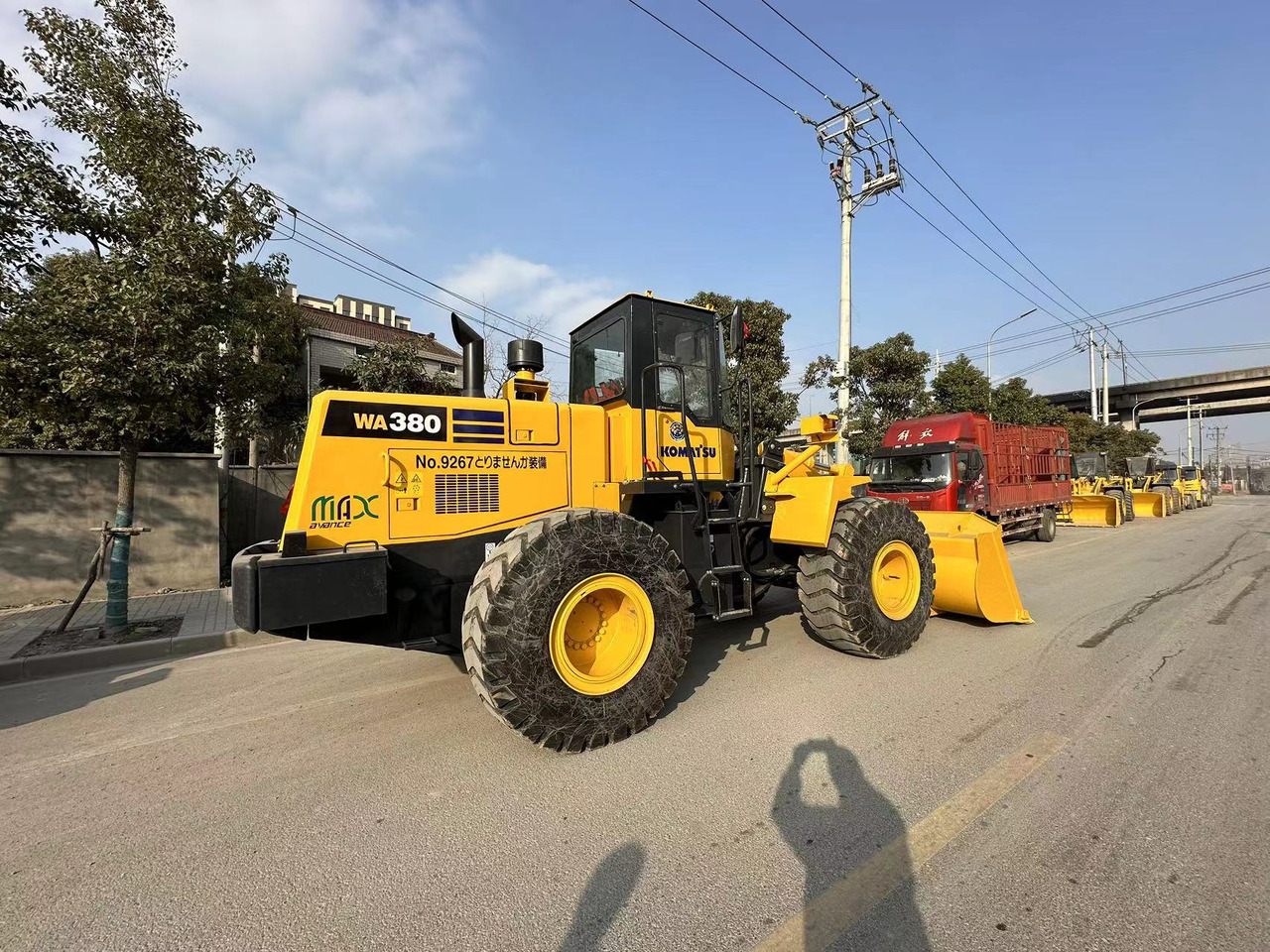 Wheel loader KOMATSU WA380: picture 13