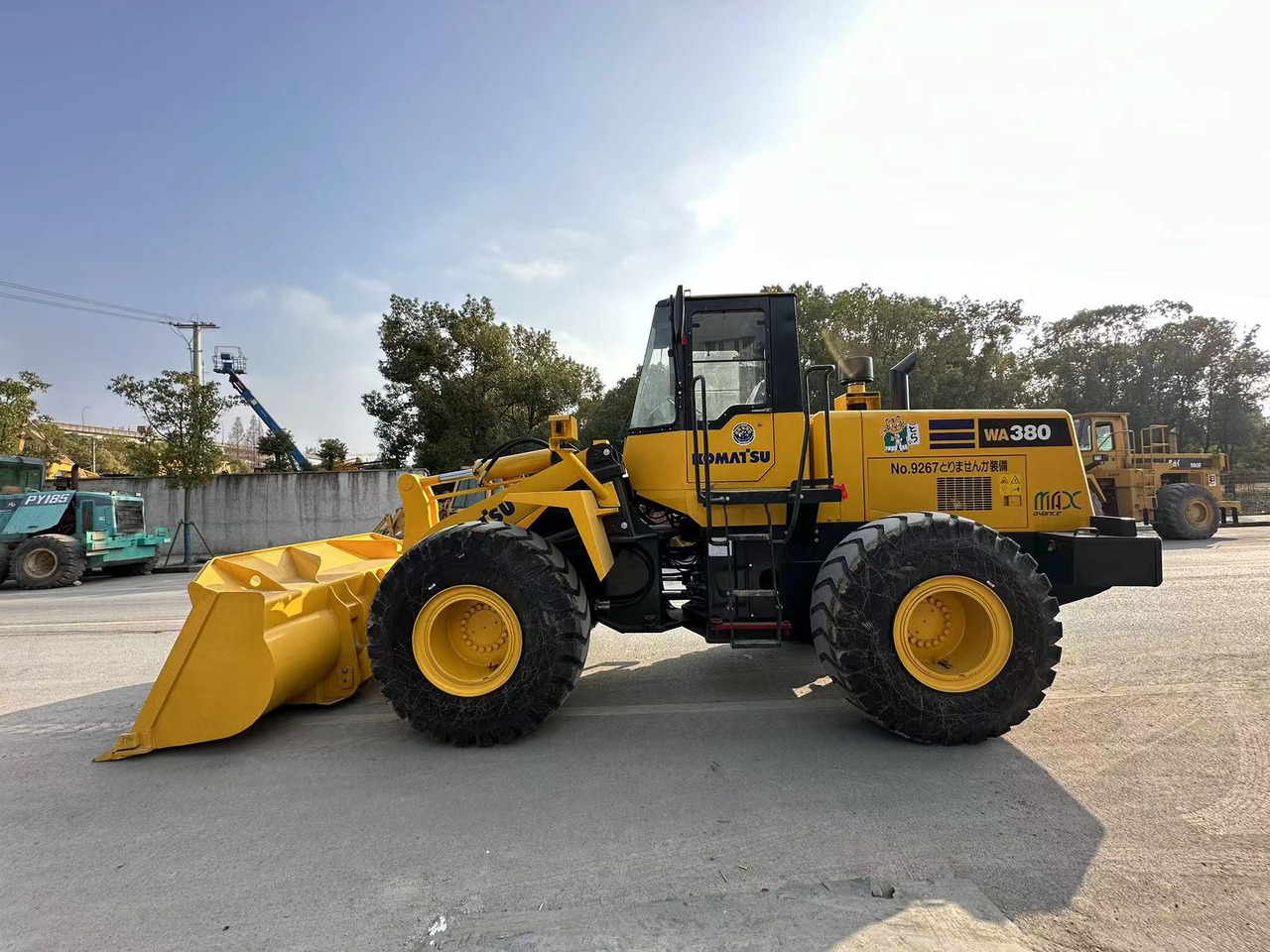 KOMATSU WA380 Komatsu WA 380-3 - Wheel loader: picture 1 KOMATSU WA380 Komatsu WA 380-3 - Wheel loader: picture 1