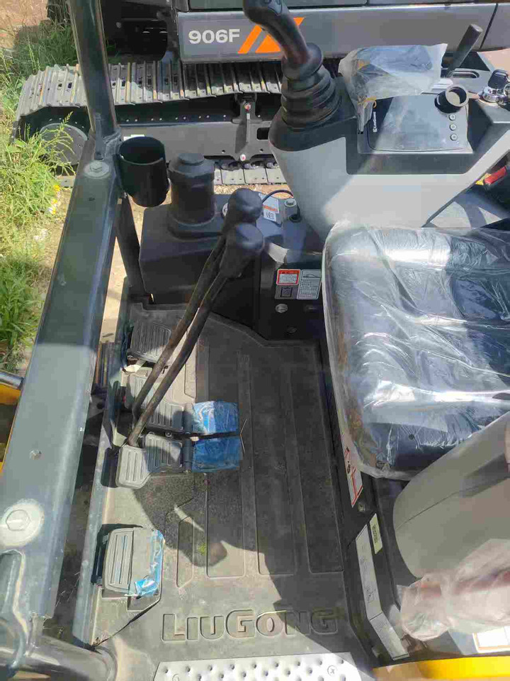 LIUGONG 9017F BRAND NEW 1.7 TON 1.8 TON 2 TON 1 TON MICRO DIGGER - Mini excavator: picture 5 LIUGONG 9017F BRAND NEW 1.7 TON 1.8 TON 2 TON 1 TON MICRO DIGGER - Mini excavator: picture 5