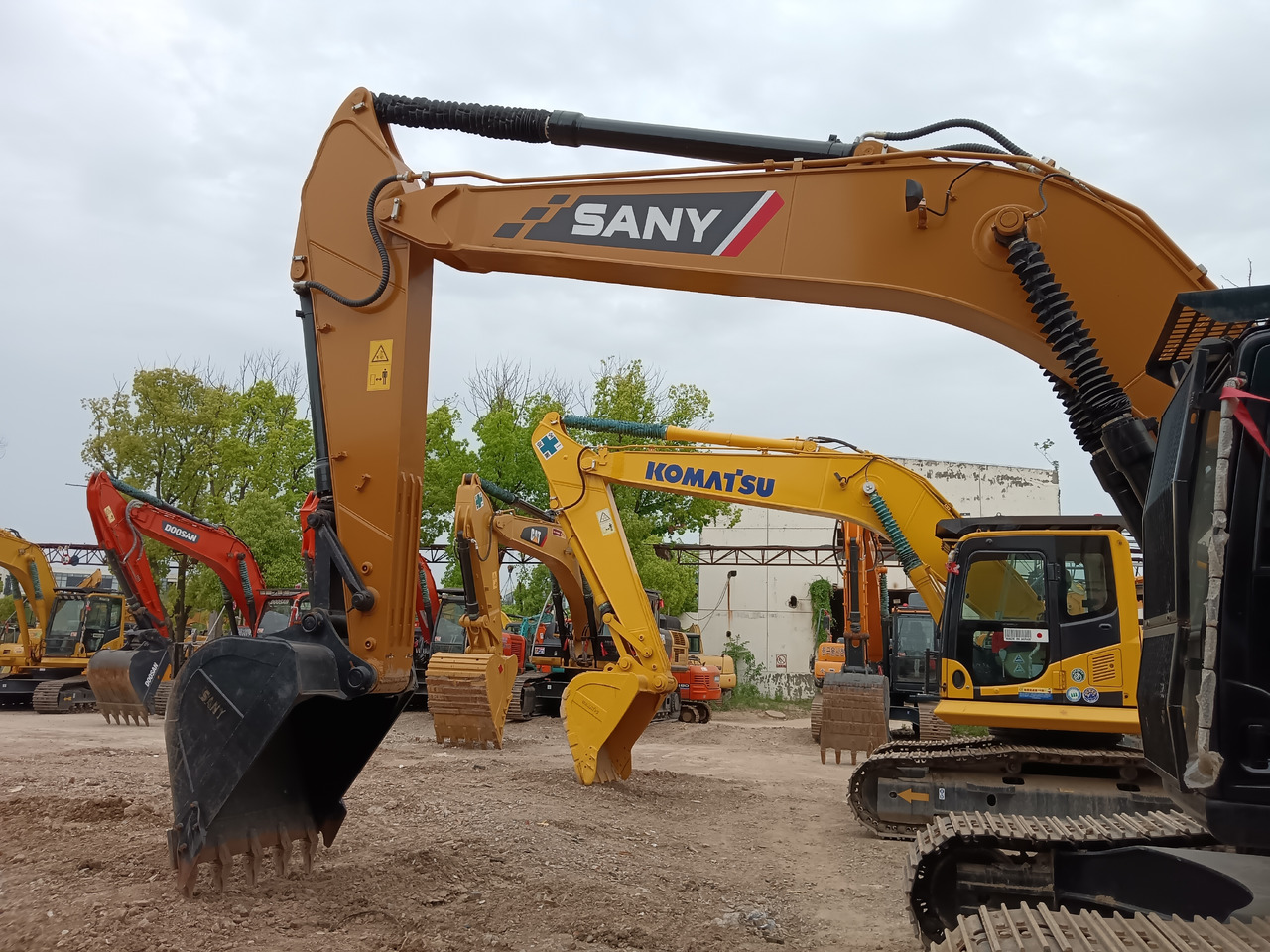 SANY SY 255H - Crawler excavator: picture 2 SANY SY 255H - Crawler excavator: picture 2