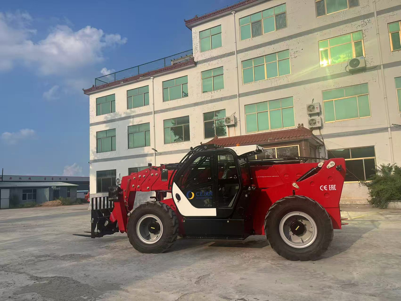 XCMG BRAND NEW 9 METER - Telescopic handler: picture 1 XCMG BRAND NEW 9 METER - Telescopic handler: picture 1