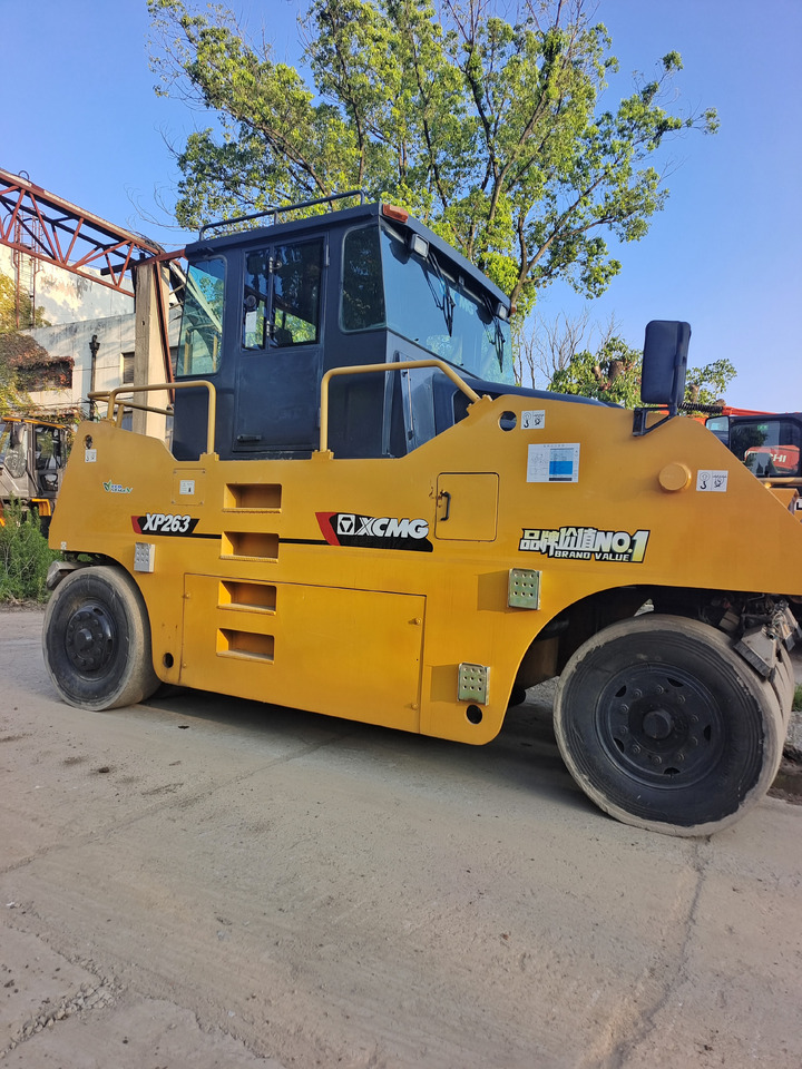 XCMG XP263 - Pneumatic roller: picture 3 XCMG XP263 - Pneumatic roller: picture 3