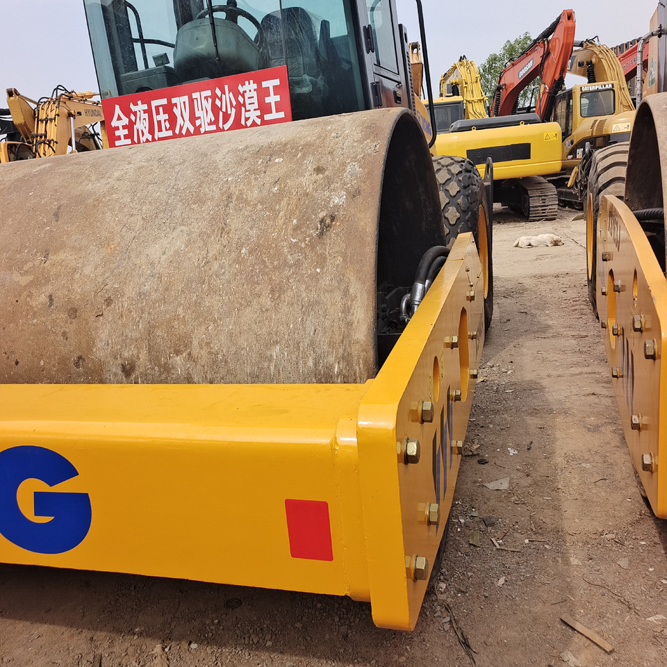 XCMG XS 143J - Road roller: picture 3 XCMG XS 143J - Road roller: picture 3
