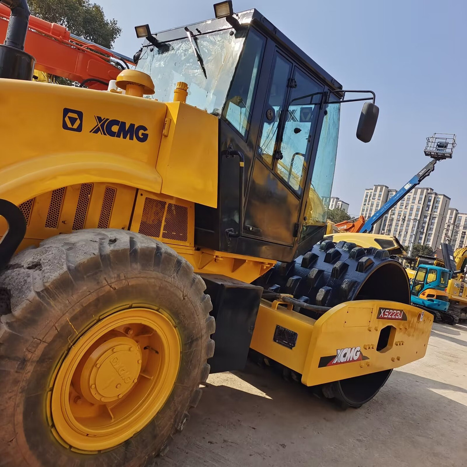 XCMG xs 223j XS223J Goat Horn Vibratory Roller Compactor - Road roller: picture 2 XCMG xs 223j XS223J Goat Horn Vibratory Roller Compactor - Road roller: picture 2