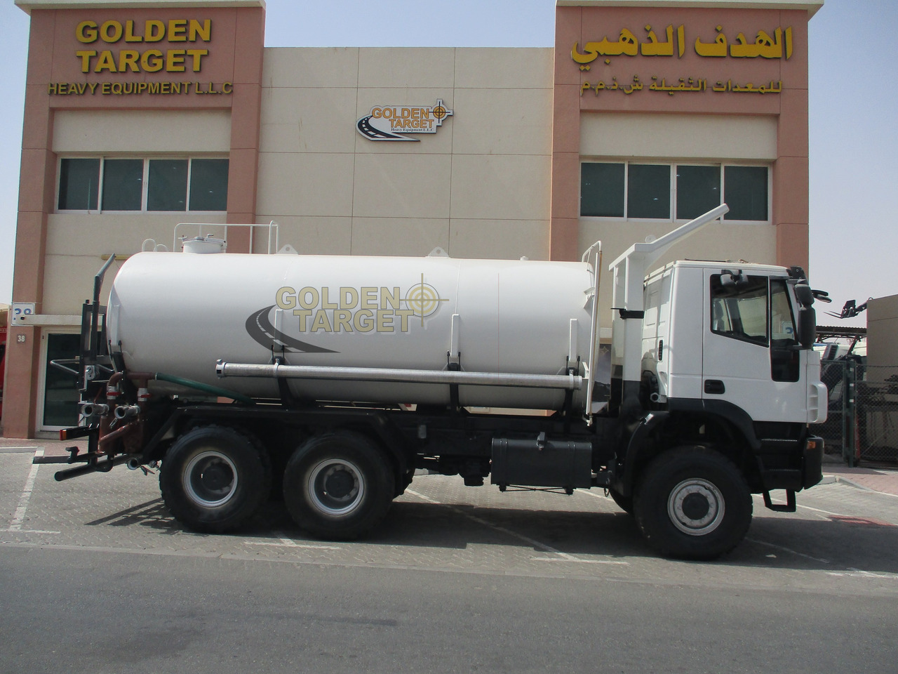 IVECO TRAKKER 380 6x6 Tanker - Tank truck: picture 5 IVECO TRAKKER 380 6x6 Tanker - Tank truck: picture 5