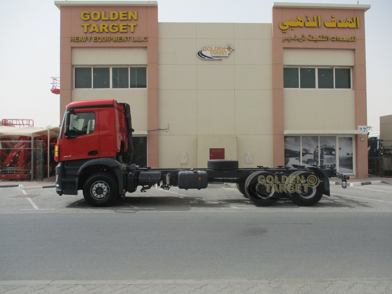 New Cab chassis truck MERCEDES-BENZ Arocs 3348 6x4 Chassis: picture 6