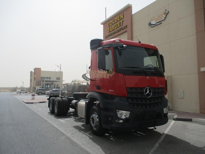 New Chassis semi-trailer Mercedes-Benz Arocs 3348: picture 1