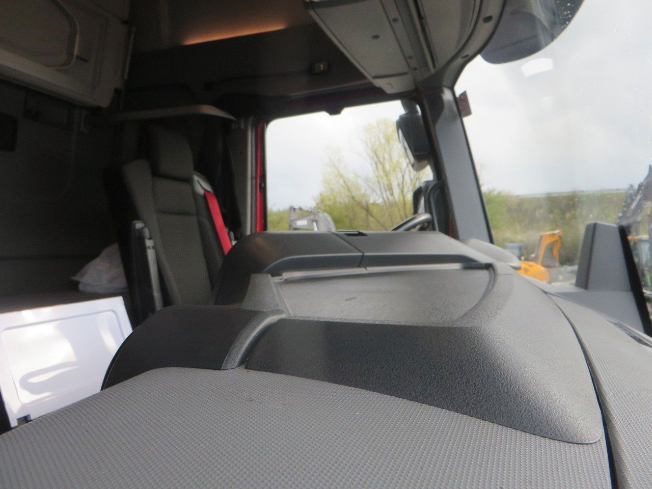 Tractor unit Renault T520 HSC 4x2Tractor SELECTION: picture 19
