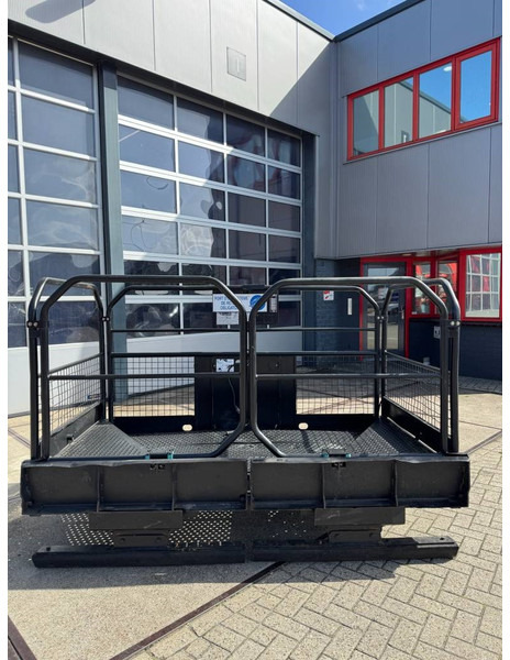 Attachment for Construction machinery Manitou Nacelle Roofing basket: picture 9