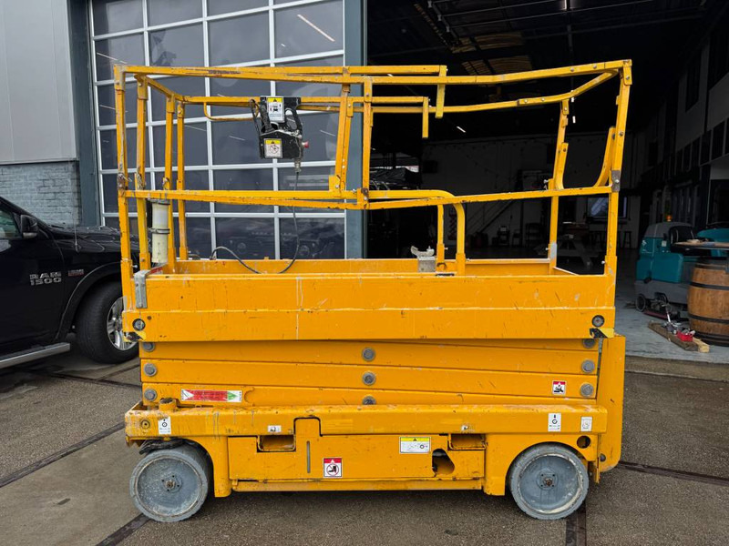 Haulotte Compact 10 N - Scissor lift: picture 1 Haulotte Compact 10 N - Scissor lift: picture 1