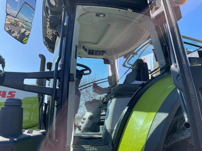 Claas Arion 650 - Farm tractor: picture 2 Claas Arion 650 - Farm tractor: picture 2