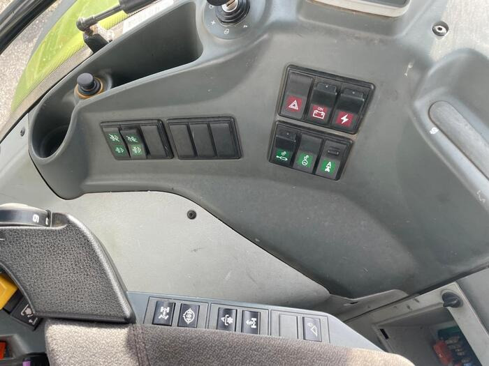 Claas Arion 650 - Farm tractor: picture 5 Claas Arion 650 - Farm tractor: picture 5