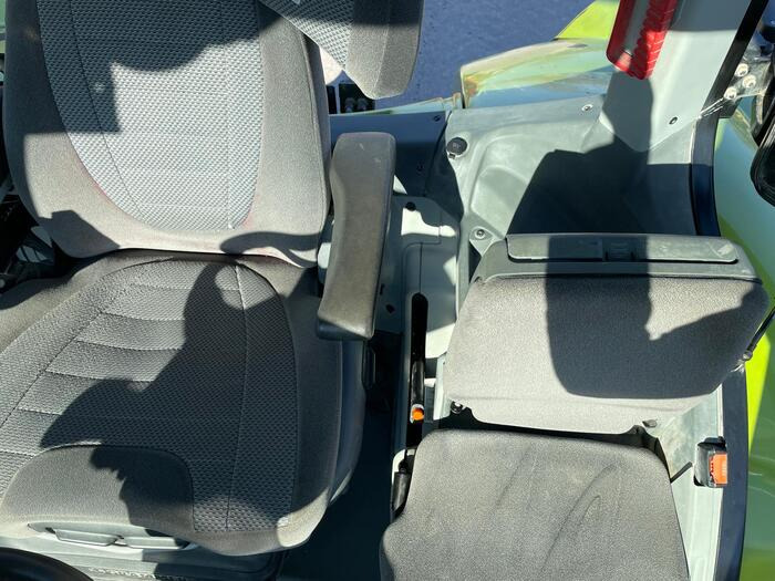 Claas Arion 650 - Farm tractor: picture 5 Claas Arion 650 - Farm tractor: picture 5