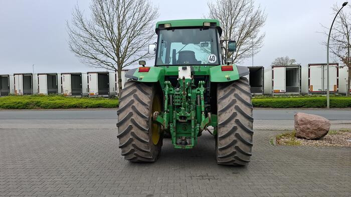 John Deere 7710 - Farm tractor: picture 2 John Deere 7710 - Farm tractor: picture 2