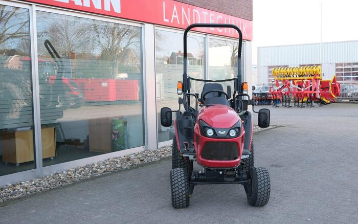 Yanmar SA221 - Farm tractor: picture 2 Yanmar SA221 - Farm tractor: picture 2