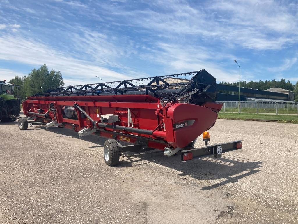 Case IH 3050 - Harvester attachment: picture 3 Case IH 3050 - Harvester attachment: picture 3
