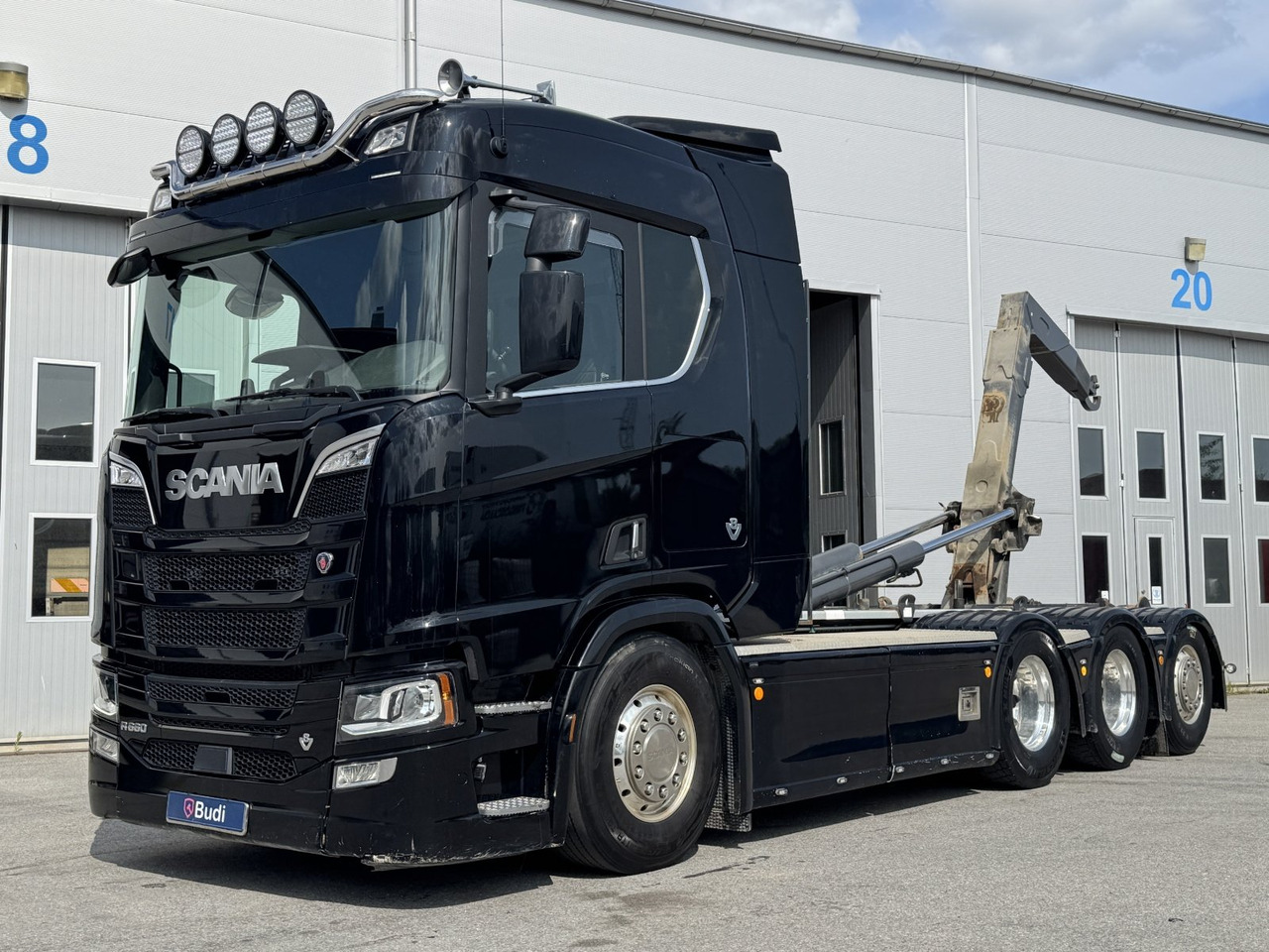 Tridemväxlare Scania R660 8x4-4 -2021 | Full luft | 16.4 | Nybesiktigad - Hook lift truck: picture 1 Tridemväxlare Scania R660 8x4-4 -2021 | Full luft | 16.4 | Nybesiktigad - Hook lift truck: picture 1