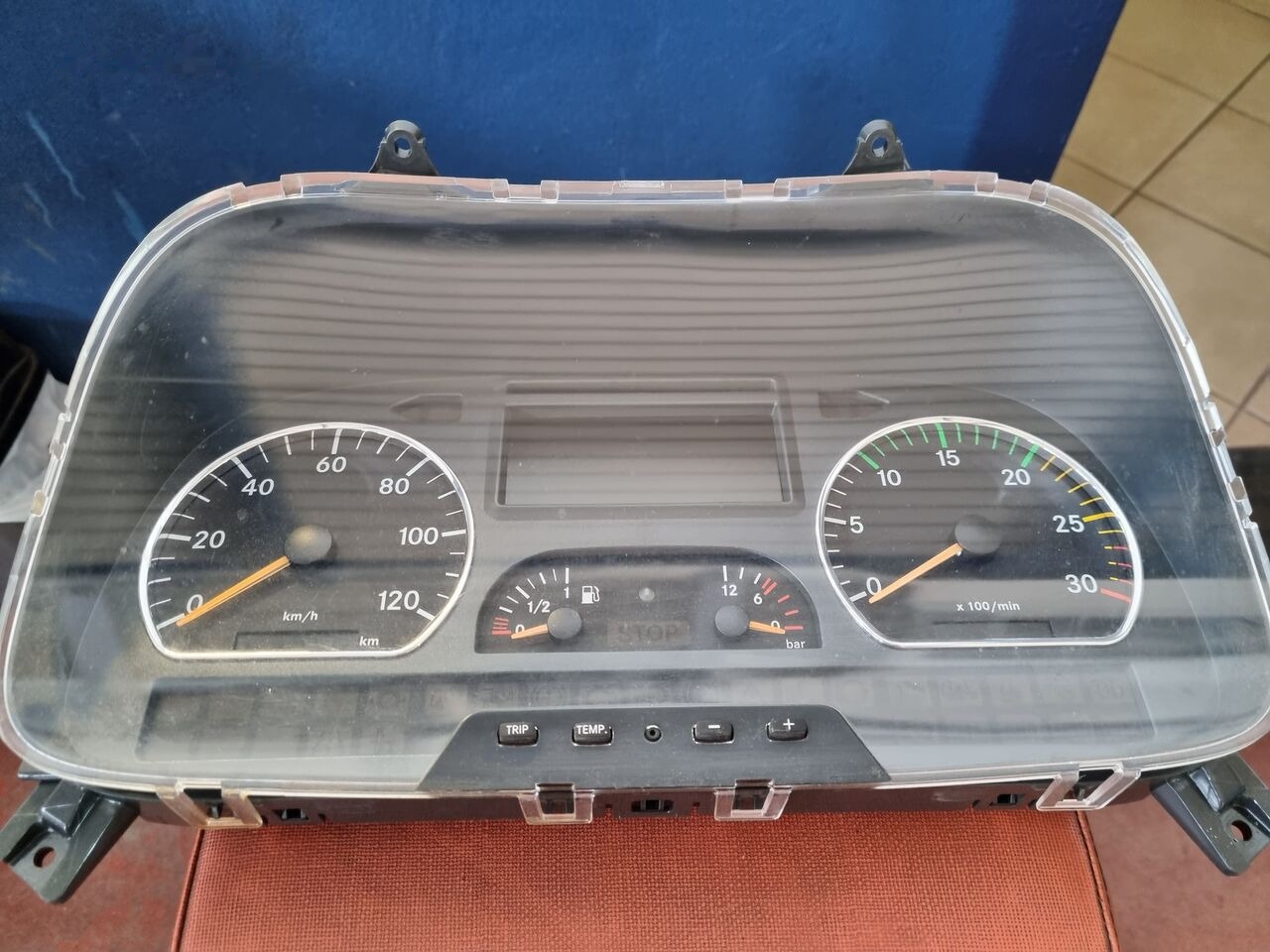 Daimler-Benz AXOR EURO 5 A0054468321 Mercedes-Benz AXOR EURO 5 - Dashboard for Truck: picture 1 Daimler-Benz AXOR EURO 5 A0054468321 Mercedes-Benz AXOR EURO 5 - Dashboard for Truck: picture 1