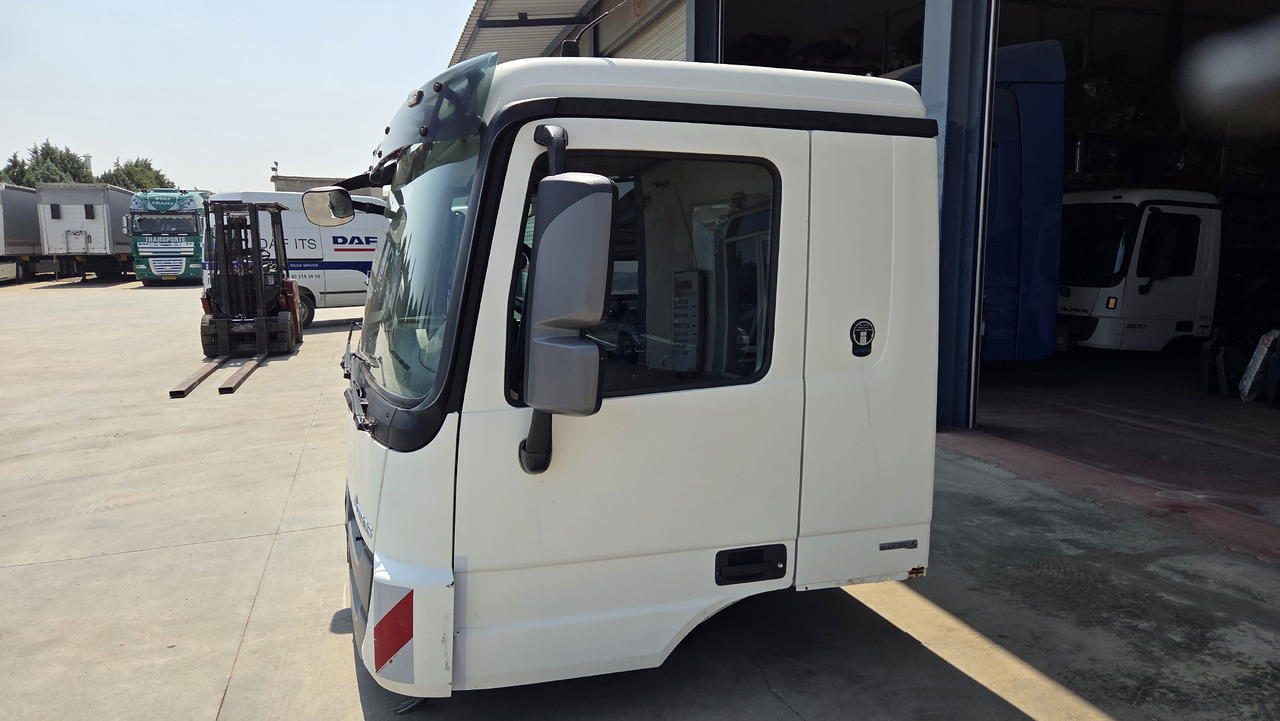 MERCEDES ACTROS MP3 MEDIUM - Cab: picture 2 MERCEDES ACTROS MP3 MEDIUM - Cab: picture 2