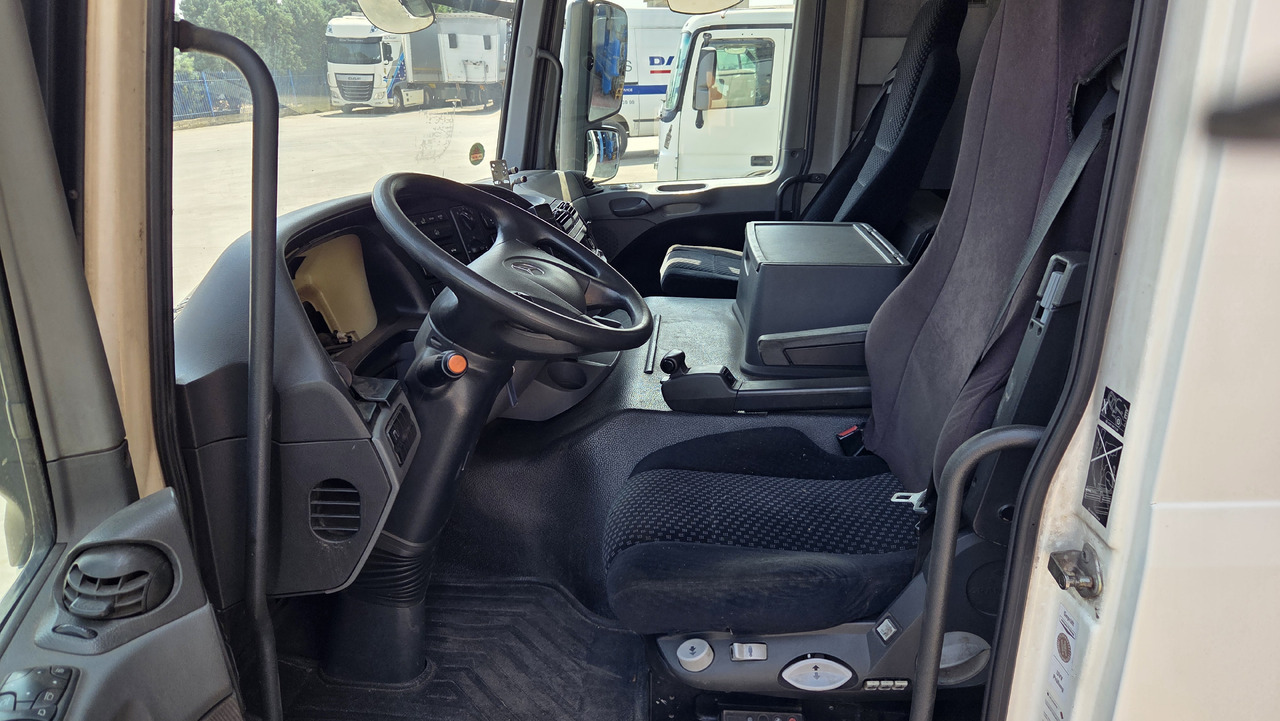 MERCEDES ACTROS MP3 MEDIUM - Cab: picture 5 MERCEDES ACTROS MP3 MEDIUM - Cab: picture 5