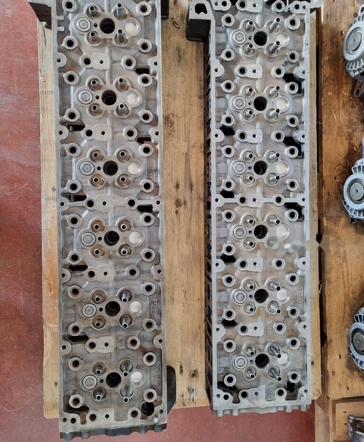 Mercedes-Benz ACTROS EURO 6   Mercedes-Benz ACTROS MP4 EURO 6 - Cylinder head for Truck: picture 4 Mercedes-Benz ACTROS EURO 6   Mercedes-Benz ACTROS MP4 EURO 6 - Cylinder head for Truck: picture 4