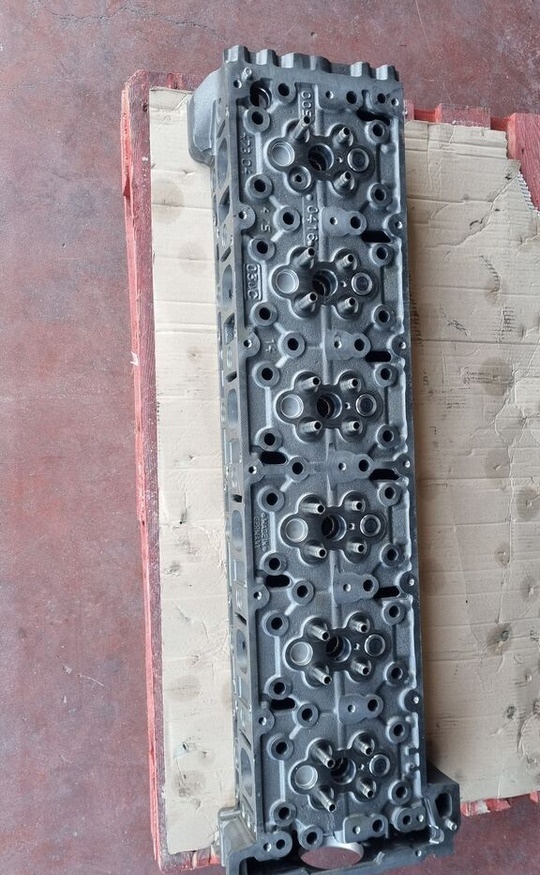 Mercedes-Benz ACTROS EURO 6   Mercedes-Benz ACTROS MP4 EURO 6 - Cylinder head for Truck: picture 1 Mercedes-Benz ACTROS EURO 6   Mercedes-Benz ACTROS MP4 EURO 6 - Cylinder head for Truck: picture 1