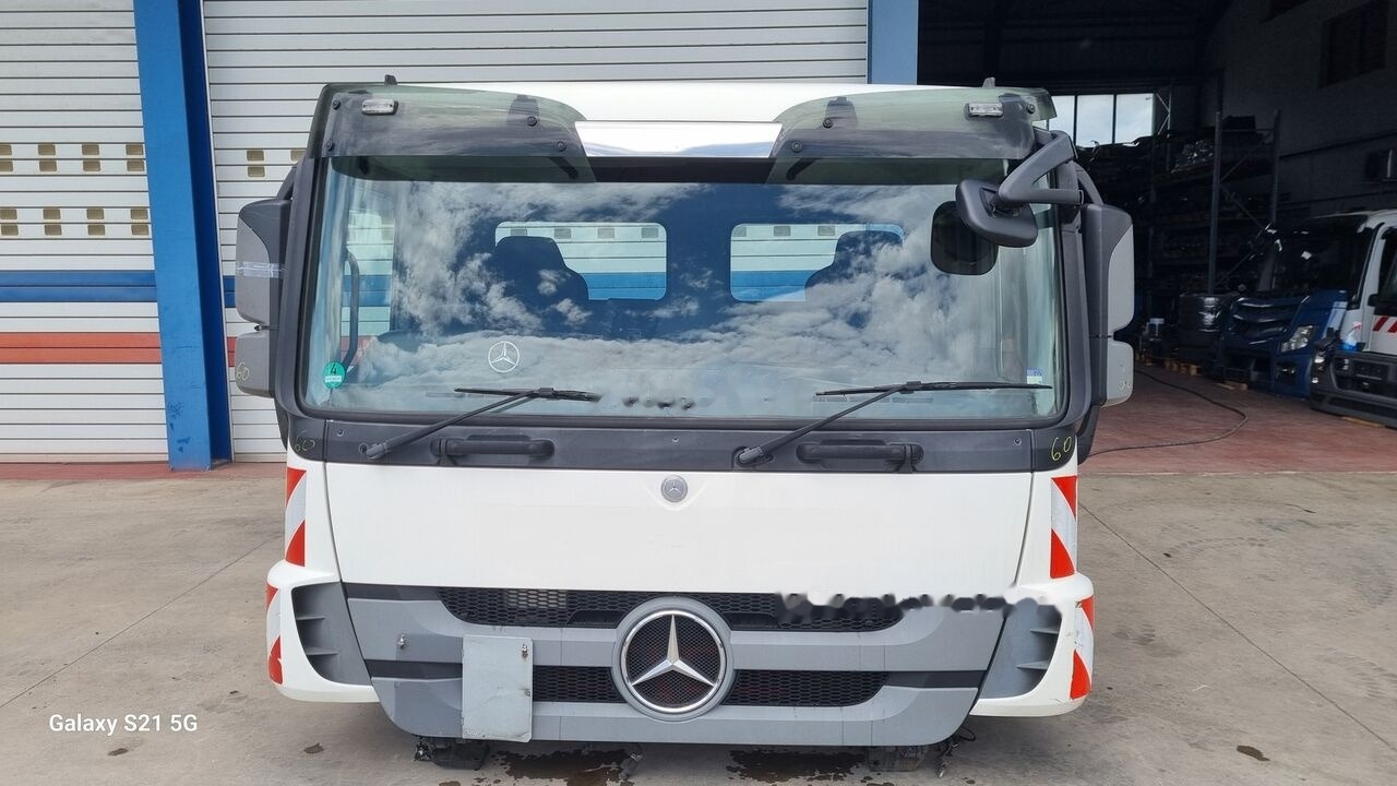 Mercedes-Benz CAB MERCEDES ACTROS MP 3 MEDIUM Mercedes-Benz ACTROS MP3 - Cab for Truck: picture 4 Mercedes-Benz CAB MERCEDES ACTROS MP 3 MEDIUM Mercedes-Benz ACTROS MP3 - Cab for Truck: picture 4