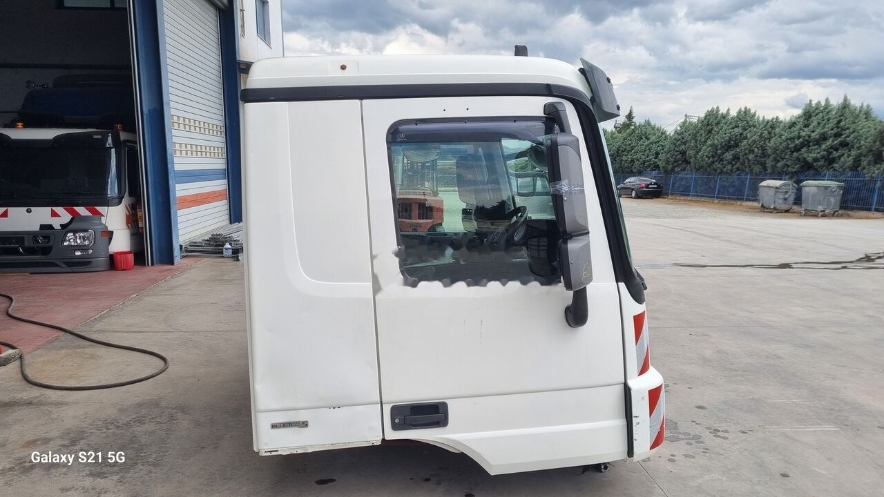 Mercedes-Benz CAB MERCEDES ACTROS MP 3 MEDIUM Mercedes-Benz ACTROS MP3 - Cab for Truck: picture 2 Mercedes-Benz CAB MERCEDES ACTROS MP 3 MEDIUM Mercedes-Benz ACTROS MP3 - Cab for Truck: picture 2