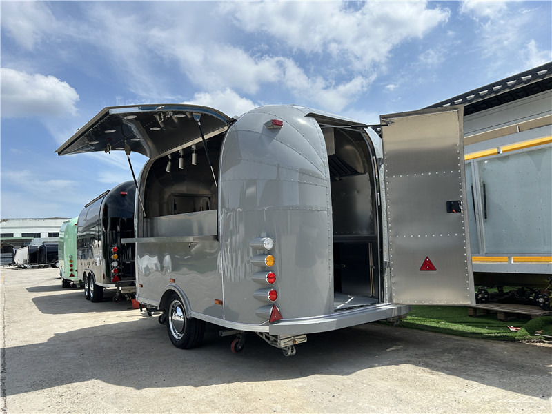 Small Food Trailer Crepes, Gelato & More | European Street Food Truck - Vending trailer: picture 3 Small Food Trailer Crepes, Gelato & More | European Street Food Truck - Vending trailer: picture 3