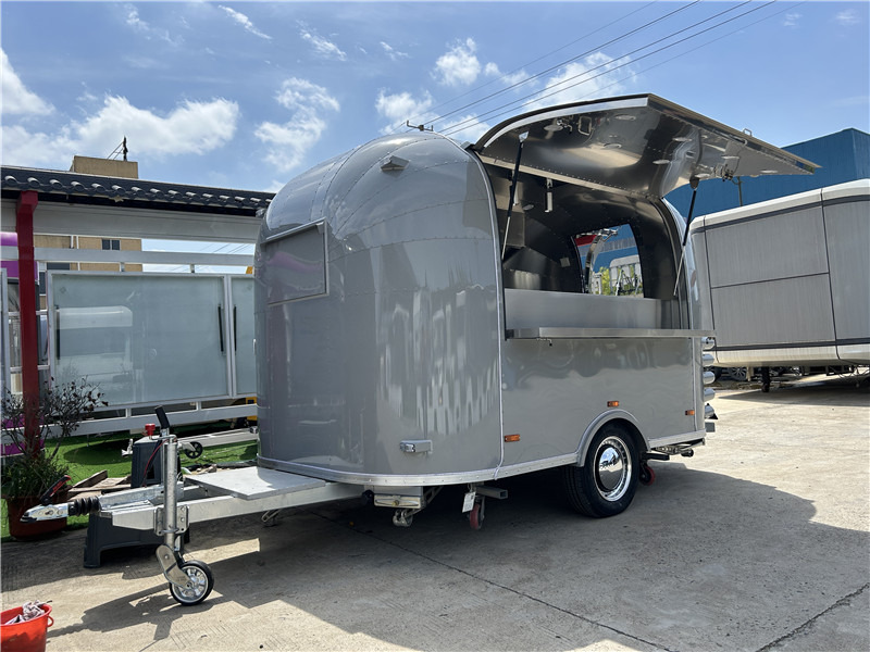 Small Food Trailer Crepes, Gelato & More | European Street Food Truck - Vending trailer: picture 4 Small Food Trailer Crepes, Gelato & More | European Street Food Truck - Vending trailer: picture 4