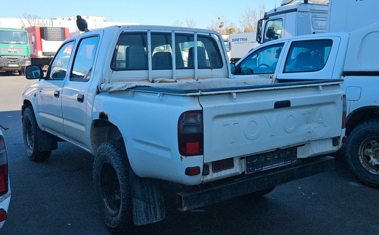 Toyota Hilux Double Cab 4x4 - SUV: picture 4 Toyota Hilux Double Cab 4x4 - SUV: picture 4