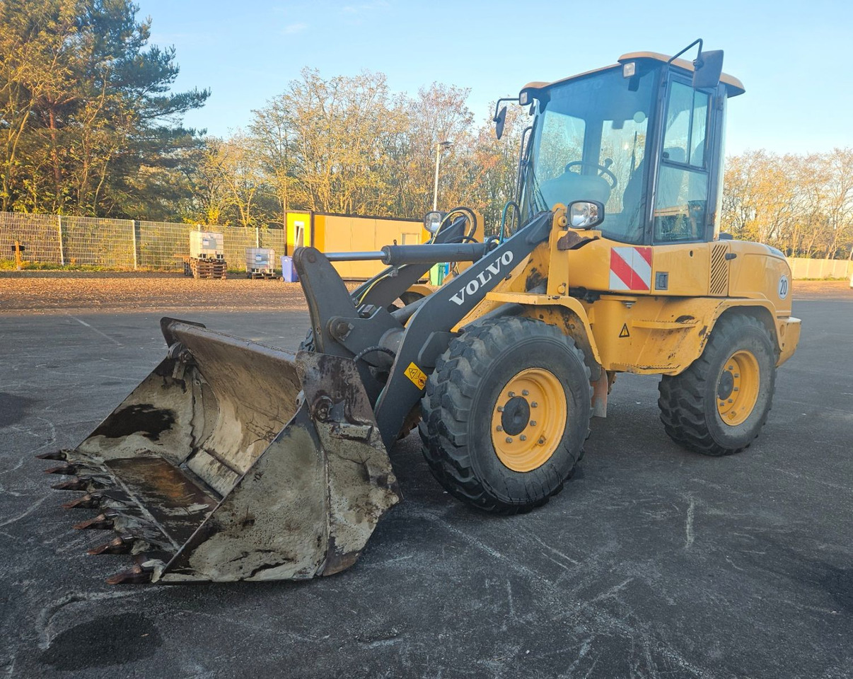 Volvo L30G Radlader mit Klappschaufel - Wheel loader: picture 2 Volvo L30G Radlader mit Klappschaufel - Wheel loader: picture 2