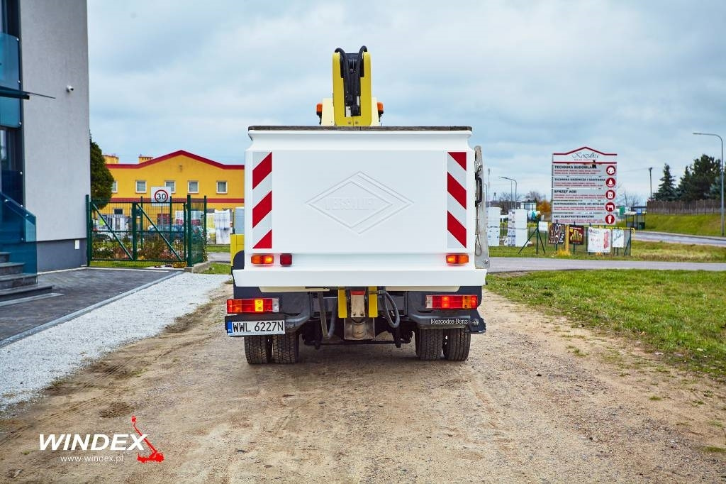 VERSALIFT VT-51-NF - Truck mounted aerial platform: picture 4 VERSALIFT VT-51-NF - Truck mounted aerial platform: picture 4