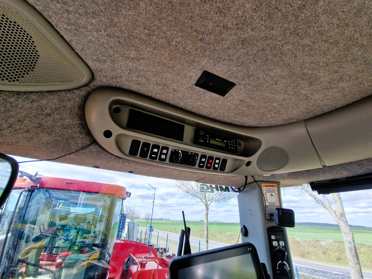 Tracked tractor CHALLENGER MT 865: picture 6 Tracked tractor CHALLENGER MT 865: picture 6